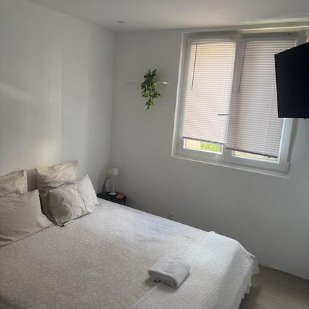 Privat Room In Private Security Residence With Free Parking, 1 Minute From Tramway, 9 Minutes From De Center, Accessible All Transports Nice Eksteriør billede